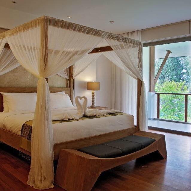 pearl of naithon room